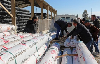 Alanya'da çiftçilere 8 bin 400 metrekare sera naylonu teslim edildi