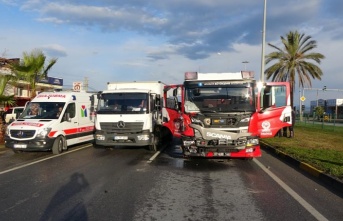 Depremzedelere yardıma giden itfaiye aracı, Manavgat'ta kaza yaptı: 1 ölü, 3 yaralı!