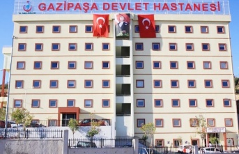 Gazipaşa Devlet Hastanesi, deprem bölgesinden sevk edilen yaralılara sağlık hizmeti veriyor