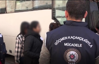 Alanya'da hamamda kaçak çalışanlara polis baskını!