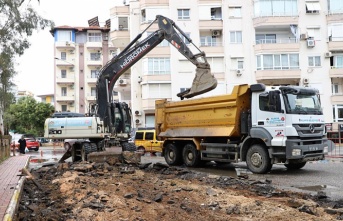 Asfalt yenileme çalışmalarına hız kesmeden devam ediyor.