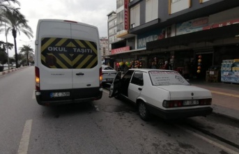 Park ettiği otomobilin kapısını açtı, hastanelik oldu!