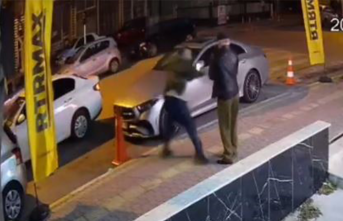 Tartıştığı adamı bacağından vurdu, otomobilin etrafından takip edip kovaladı!