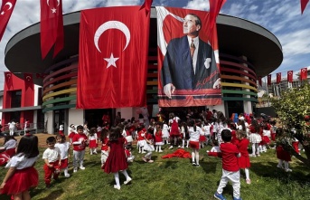 ALANYA BELEDİYESİ RÜYA İPEKTEN VE SAADET ÇELİK KREŞ VE ÇOCUK AKADEMİSİ’NDE 23 NİSAN COŞKUSU