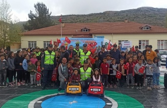 Alanya’da jandarma öğrencilere trafik eğitimi verdi