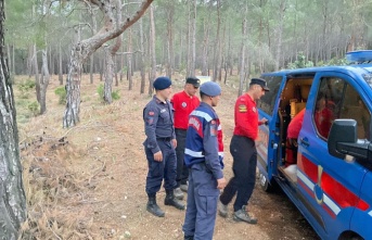 Kumluca'da yürüyüşte kaybolan şahsı jandarma buldu