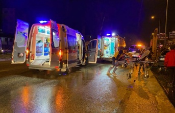 Trafik kazasında etraf savaş alanına döndü: 4 yaralı!