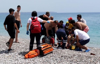 Boğulma tehlikesi geçiren yaşlı adam kalp masajıyla hayata tutundu