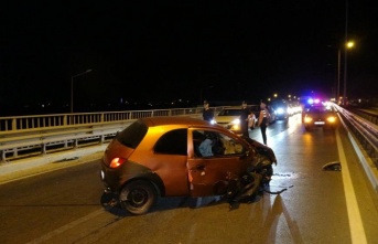 Bariyerlere çarpan sürücü ölümden döndü