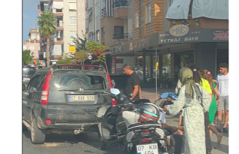 ALANYA’DA YİNE MOTOSİKLET KAZASI! KADIN SÜRÜCÜ YARALANDI