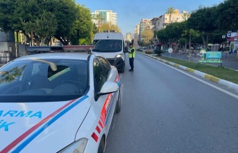 Alanya'da Yabancı Plakalı 16 Araç Trafikten Men Edildi