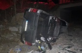 Sürücüsünün hakimiyetini kaybettiği kamyonet dereye düştü: 5 yaralı!