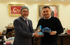 İhlas Kazakistan Vakfı Başkanı Majanov’dan Yücel'e ziyaret
