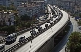 Alanya’da okulların açılmasıyla trafik yoğunlaştı