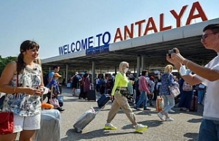 Antalya’da geçen yıla göre turist sayısı yüzde...