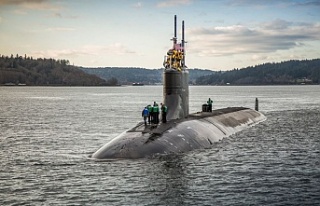 ABD denizaltısı Pasifik'te bilinmeyen bir cisme...