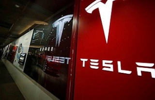 Tesla'nın piyasa değeri 1 trilyon doları aştı