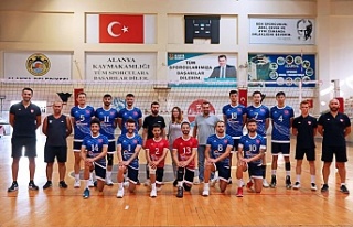 Alanya Belediyespor lider 'Kağıtspor'...