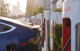 Tesla, diğer elektrikli araçların da Superchargerlar’ı...