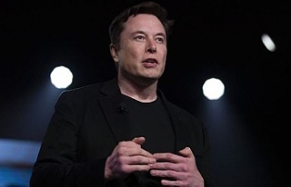 Musk Tesla hissesi satmaya devam ediyor