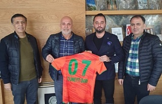 Alanyalı mimar Darı’dan Alanyaspor'a destek