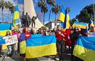 Alanya’da yaşayan Ukraynalılar barış için toplandı