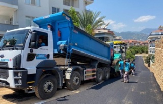 Merkezde sıcak asfalt atağı devam ediyor.