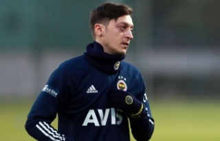 Fenerbahçe Mesut Özil ile yollarını ayırdı!