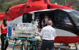 Alanya’da helikopter erken doğan bebek içi havalandı!