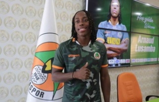 Alanyaspor Fransız Arnaud Lusamba'yı renklerine...