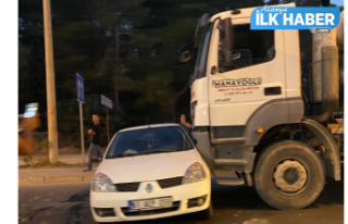 Alanya’da feci kazada kamyon otomobile çarptı!