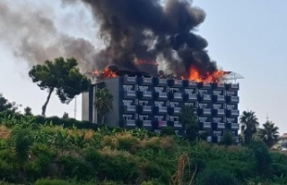 Alanya’da korkutan otel yangını!