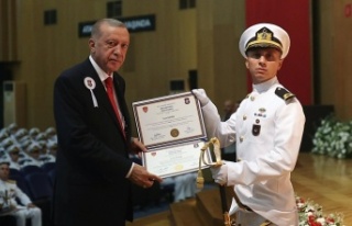 Alanyalı öğrenciye Cumhurbaşkanı’ndan plaket