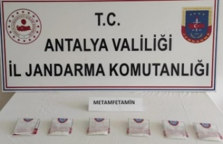 Jandarmanın yakaladığı şahsın üzerinden metamfetamin...