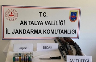 Kontrol noktasında durdurulan araçtan ruhsatsız...