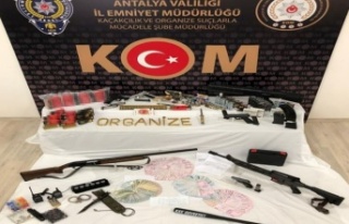Antalya merkezli suç örgütü operasyonuna 16 tutuklama