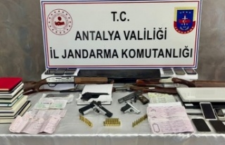 Antalya tefecilik yağma ve silahla tehdit operasyonunda...