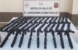Manavgat'ta 35 adet pompalı tüfek ele geçirildi...