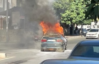 Seyir halindeki otomobil alev alev yandı !