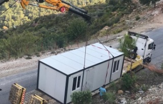 BAŞKAN YÜCEL’DEN İHTİYAÇ SAHİBİ YAŞLI KADINA...