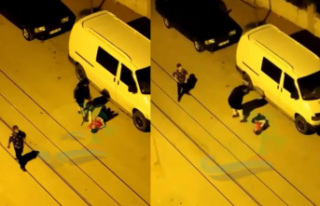 Küçük çocuğu acımasızca sokak ortasında dövdü!