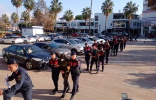 Gazipaşa'da 11 farklı adrese eş zamanlı uyuşturucu...