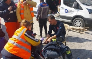 Antalya Büyükşehir sağlık ekipleri deprem bölgesinde...