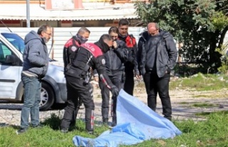 Antalya'da boş arazide erkek cesedi bulundu!