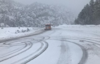 Antalya-Konya karayolunda kar yağışı başladı