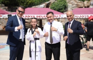 ALANYA’DA 19 MAYIS KUTLAMALARI COŞKUYLA BAŞLADI