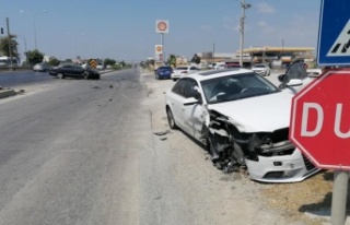 Otomobiller hurdaya döndü:1 sürücü yaralandı