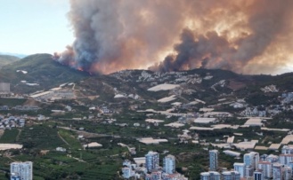 Alanya felaketlerle boğuşurken muhataplar fuarda
