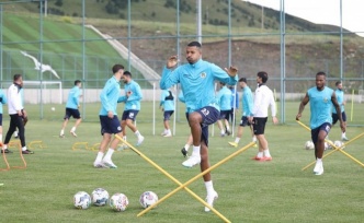 Alanyaspor kamp çalışmalarına Erzurum’da başladı
